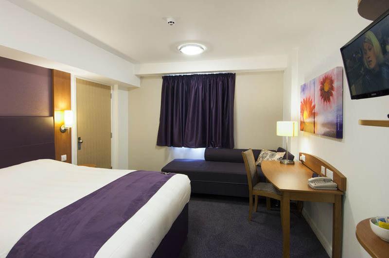 Premier Inn Welwyn Garden City Exterior foto